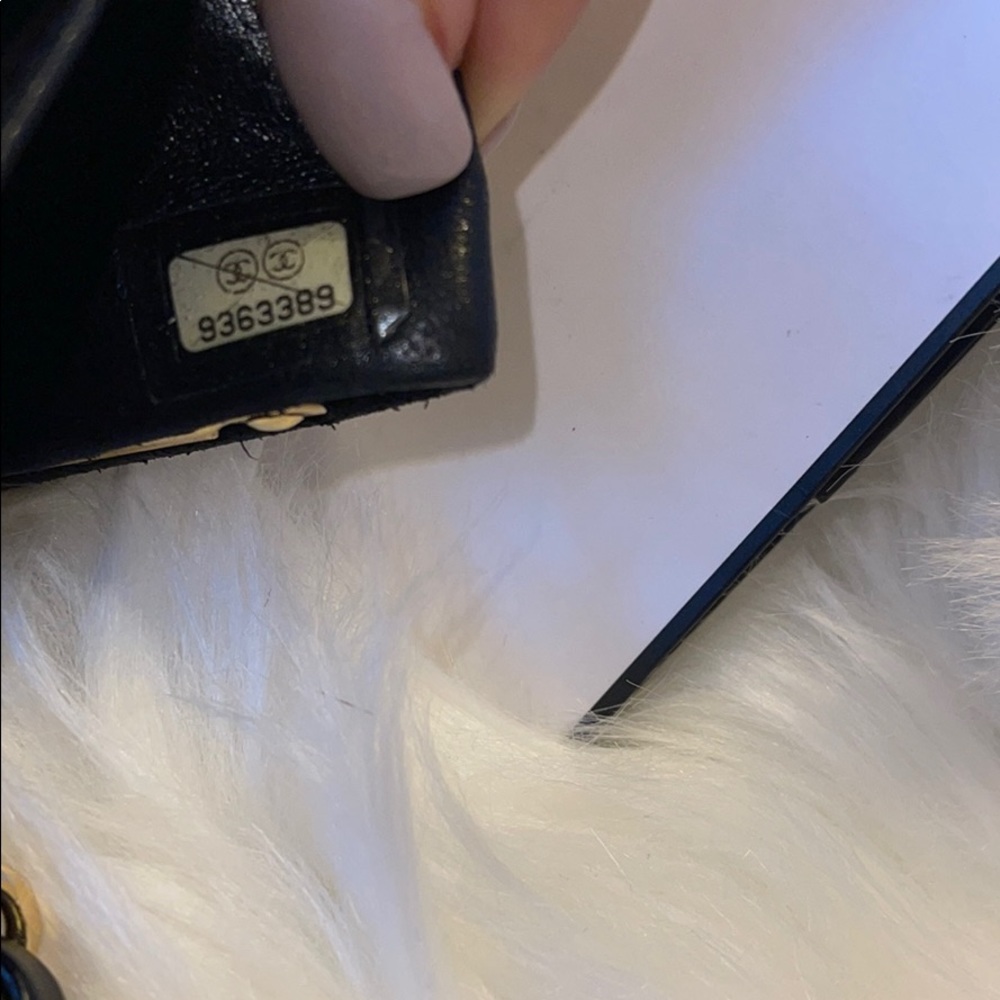CHANEL Authentic CC Logo Cavier Bifold Wallet - Picture 13 of 16